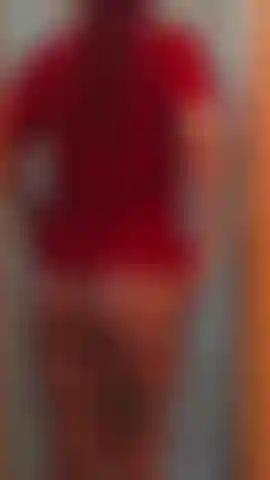 Che spia la sorellastra.