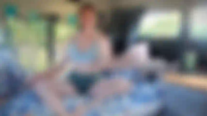 Adora il mio culo mentre vengo!