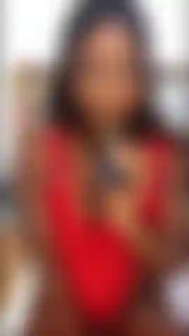 Questo corpo è caldo e chiede la tua attenzione.
