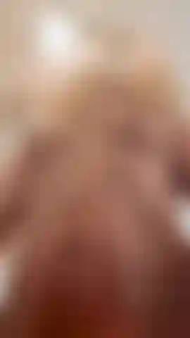 Una splendida vista sullo specchio mentre squirto con il mio vibratore.