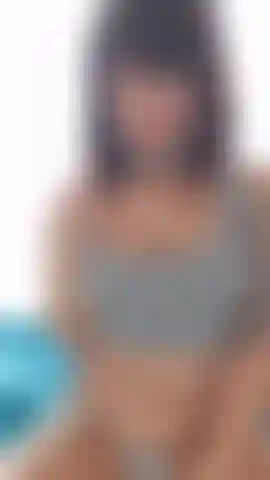 Faccio un footjob cremoso.