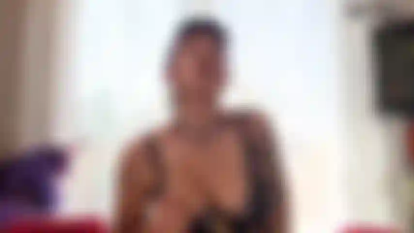 La matrigna ti rende il suo toyboy.