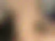 Indosso i miei sabot neri penzolanti e mi sditalino la figa mentre li mostro, con le gambe alzate. Quando mi arrapo prendo un giocattolo e mi scopo la figa. Quindi togli i tacchi e le suole spiegazzate vicino alla camma mentre vai avanti.