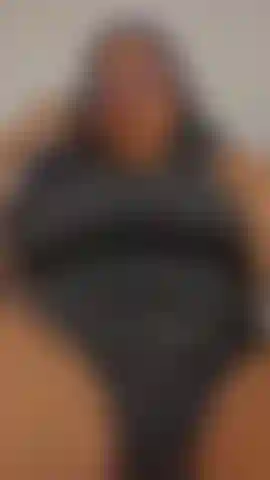 Lecca la mia figa rasata.