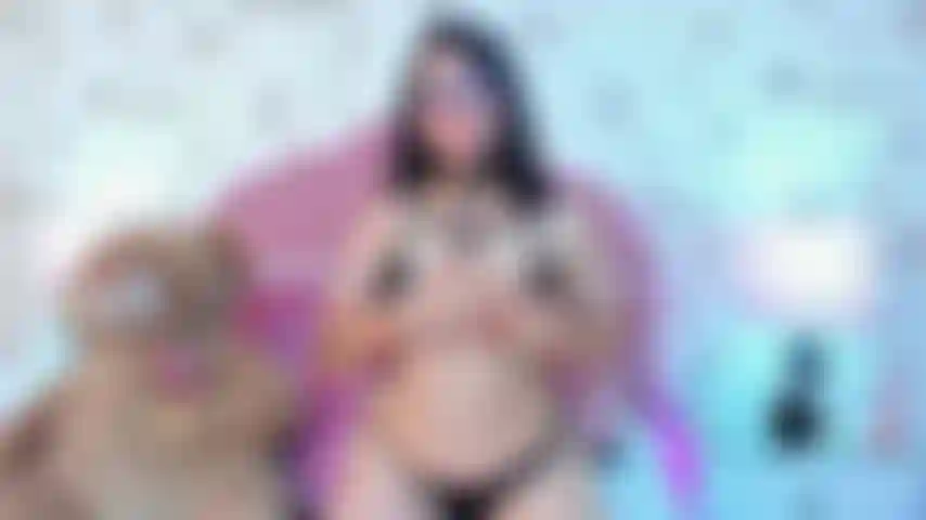 Pronta a vedere come rimbalzano? In questo video, mi siedo, cavalco e non mi fermo finché il mio corpo non ne vuole ancora. Ritmo, profondità e tanto movimento su e giù. Perfetto se ti piace vedermi spingere fino al limite!