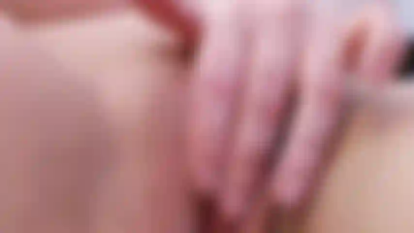 La pornostar sonja hazes si è fatta riempire la fica rasata.