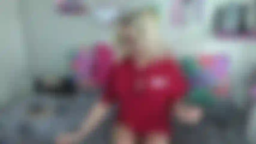 Distruzione di magliette.