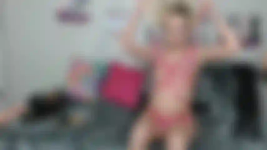 Ti strofino la mia bella figa.