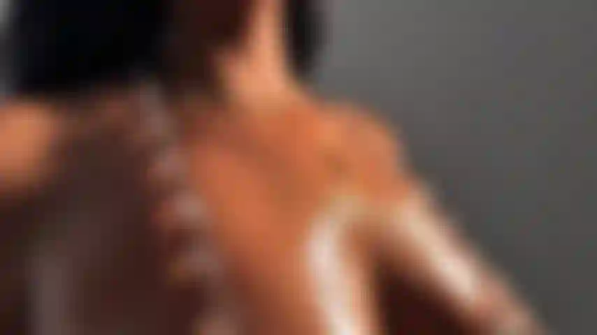 Watch the water droplets fall on my oiled body! 🔥