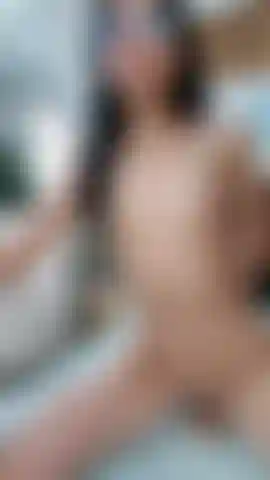 Mi piace cavalcare il mio dildo fino a farti venire.