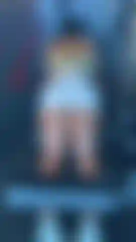 Beccata in flagrante in palestra; sborrata rischiosa in sfide pubbliche. 🤯 La birichina sophie con le sneaker gioca con la sua figa e squirta di nascosto.