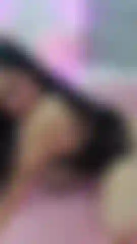 touching my body slowly, come see my big butt