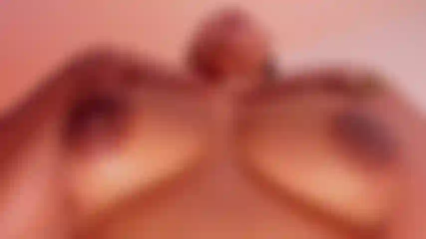 Che fa rimbalzare il mio grande seno.