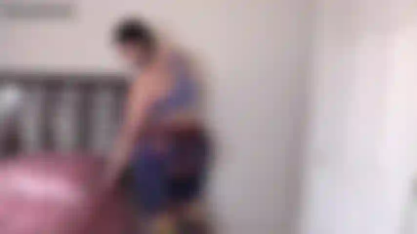 Alpha trasforma la sempliciotta in una femminuccia: ti vedo avvilita, triste e depressa da quando alpha ti ha parlato del suo nuovo compito. Ne ho sentito parlare e penso che abbia ragione a farti fare questo. Anzi, credo che finirai per ringraziarlo. Alpha ti sta facendo bruciare tutti i tuoi vestiti da "uomo" e da ora in poi ti sarà permesso indossare solo una parrucca, un vestito e dei cerotti ogni giorno. È davvero molto meglio per te, visto che non sei affatto un uomo. Ora completerai il tuo processo di femminilizzazione, che ti aiuterà a concentrarti solo su di me. Che è tutto ciò che desideri nella vita, essere una brava sempliciotta e adorarmi. Questo ti aiuterà a farlo, dandoti una cosa in meno su cui concentrarti e persino a essere più brava a comprare i miei vestiti. Non puoi fare a metà questo compito. L'alfa controllerà che tu ti comporti da femminuccia 24 ore su 24, 7 giorni su 7, quindi è meglio che tu lo faccia per bene. È solo per aiutarti a servirmi al meglio. L'alfa si assicurerà che tu impari qual è il tuo posto e poi potrai concentrarti sul rendermi la tua vita! ( Clip personalizzata, discorsi fetish, sempliciotto, femminuccia, femminuccia incoraggiata, compito sempliciotto, sissificazione, alfa/beta, adorazione, discorsi sporchi, femdom, stronza, monella, dea, top corto, leggings, pantaloni attillati, top attillato, capelli castani lunghi, mora, trecce, trecce basse, trucco, labbra rosse, rossetto rosso, trucco scuro, unghie smaltate, manicure, formosa, donna sola, grossa, paffuta, grassa, bbw, zampa, whooty, cosce grosse, tette grosse, culo enorme, gran bottino, tette 38ddd, culo 53 pollici, cosce 33 pollici, non nuda, completamente vestita, ragazza tatuata, tatuaggi in vista, vista dalle cosce alla testa, corpo anteriore e posteriore, provocazione, Spankdani).