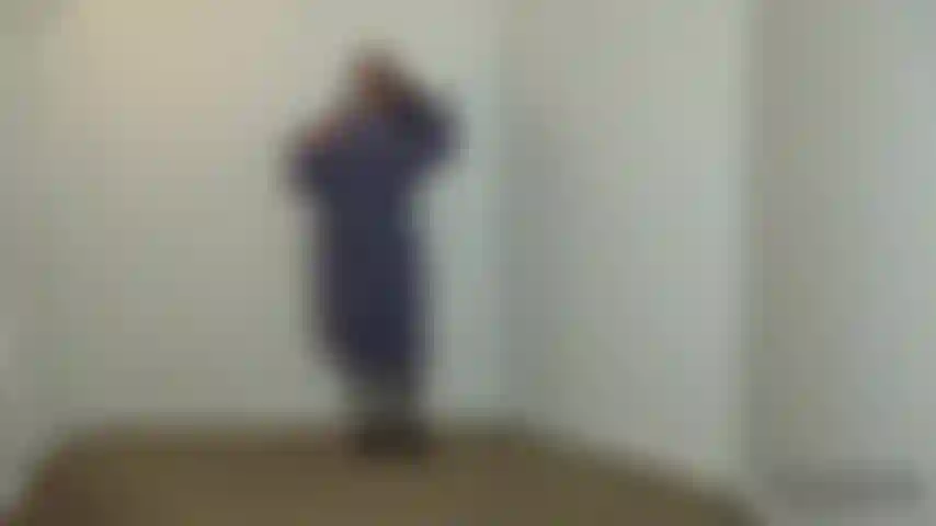 Il tuo regalo di compleanno: io! So che è il tuo compleanno e ho deciso di farti un regalo speciale. Finalmente puoi scoparmi! Possiamo prenderci il nostro tempo, ti stuzzicherò spogliandomi e ballando prima di cavalcare il tuo cazzo duro. Vista viso e poi vista culo a cavallo.