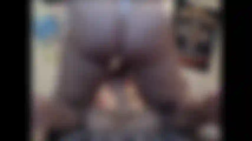 Sling shot ride - video personalizzato in cui indosso un bikini fionda, un regalo da parte loro, e cavalco il mio giocattolo preferito finché non vengo. Non dimentico mai di leccarlo per pulirlo subito dopo... Non hd.