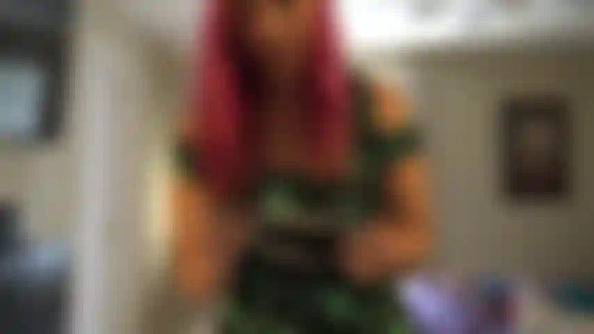 Biancheria pulita, viso sporco: sei un buon vicino, quindi ti succhio il cazzo come ringraziamento! Ti ho anche lasciato venire su tutta la mia faccia, due volte! ( Succhia dildo realistico pov e colpi di sperma finti).