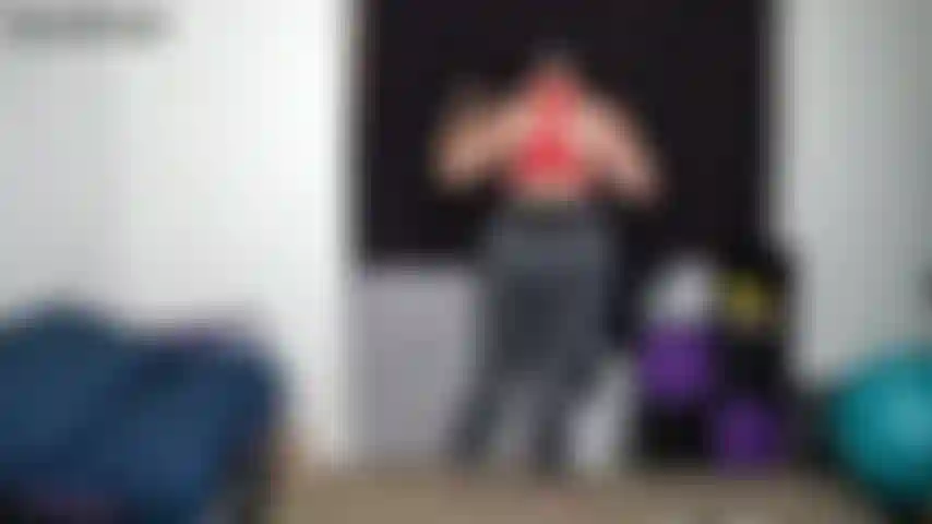 Dominate roomate joi tease- ti sorprendo a fissarmi il culo e ti faccio tirare fuori il tuo cazzo per accarezzarmi. Devi rompere con il tuo fidanzato così puoi adorarmi ogni giorno. Mettiti in ginocchio. Mi strofino la figa, ora vengo esattamente quando te lo dico!