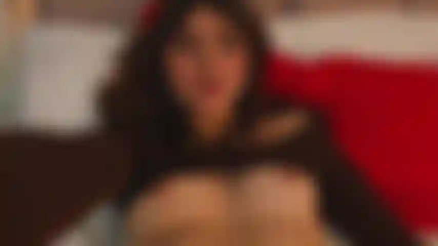 Stiamo giocando con la mia figa? Sono molto bagnata.