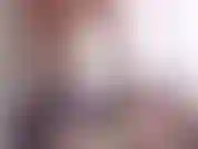 Un piccolo strip teaser. Nappe e indosso il mio nuovo bikini. Tremo il culo, ho i tacchi. Spero che ti piaccia.