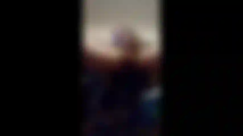 Mi accarezzo il cazzo con una grande sborrata.