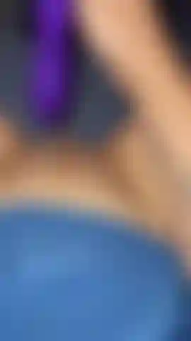 Sexy clit cums with vibrator