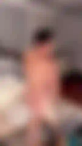 Mattina · canto nuda — solo io, una canzone e niente addosso. Spensierata, giocosa e autentica, il modo in cui mi piace iniziare la giornata. #Nuda #giocosa #matura.