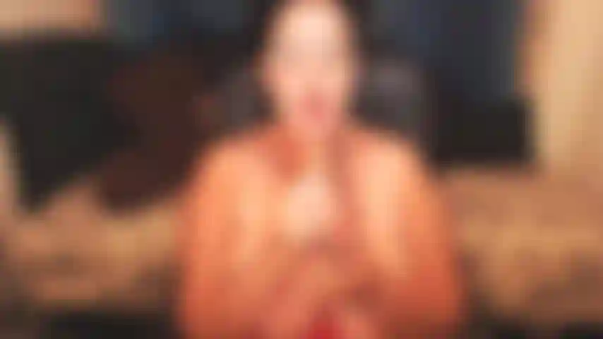 Una bella spagnola è sempre benvenuta :) con un assaggio di un pompino sbavato così possiamo renderlo divertente >p.