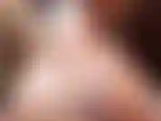 Pompino sciatto! In topless che sbava su un grosso cazzo grosso.