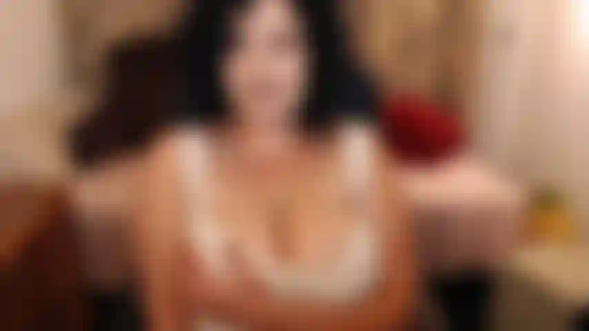 In topless parlo di cazzo con passione :) bbc, essendo una regina, quanti ne ho ingoiati dentro nel corso degli anni e così via. Ami il cazzo? Ti piacciono le troie del cazzo? Allora questo è per te :)))).