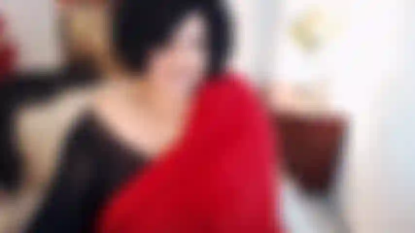 Cosa succede quando fai vibrare la fica di mamma :) in topless, stuzzicandoti con i miei fantastici capezzoli duri, le grandi areole, diventando eccitato mmm.
