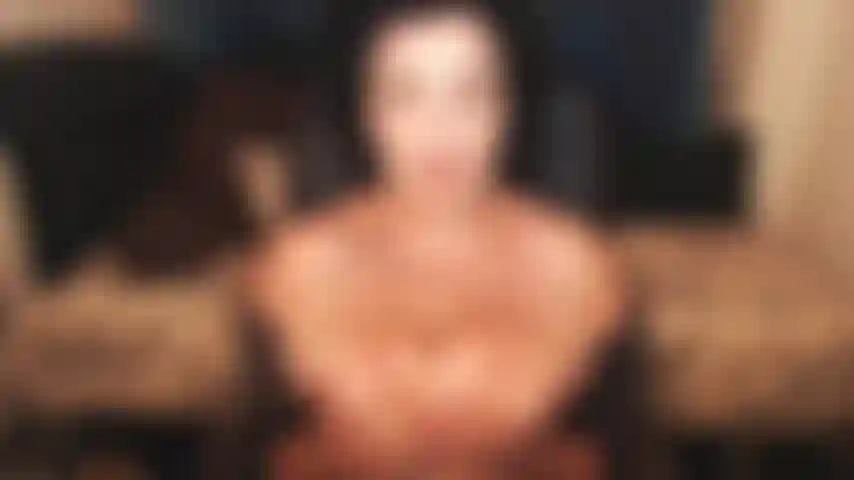 Due orgasmi se mi dai il tempo, coccolami, scopami come voglio. In cambio ti lascerò nutrire con il tuo sperma, in bocca, in faccia, dentro, dipende da te, uomo! Lp.