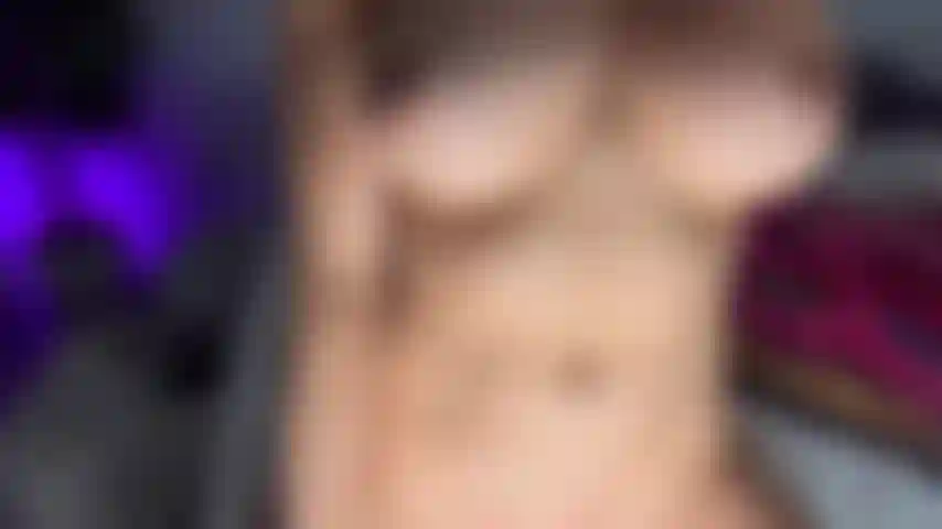 Cumming in primo piano.