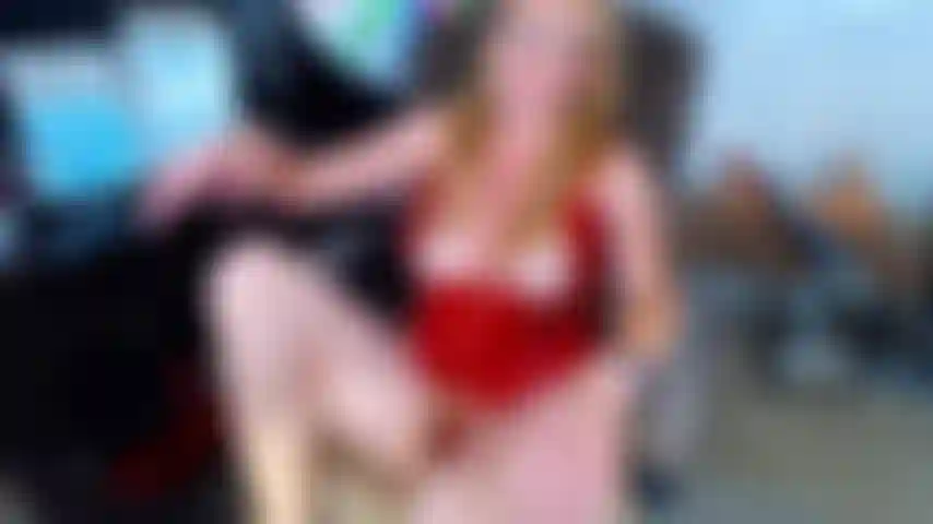 102. Succhia quel cazzo per me.