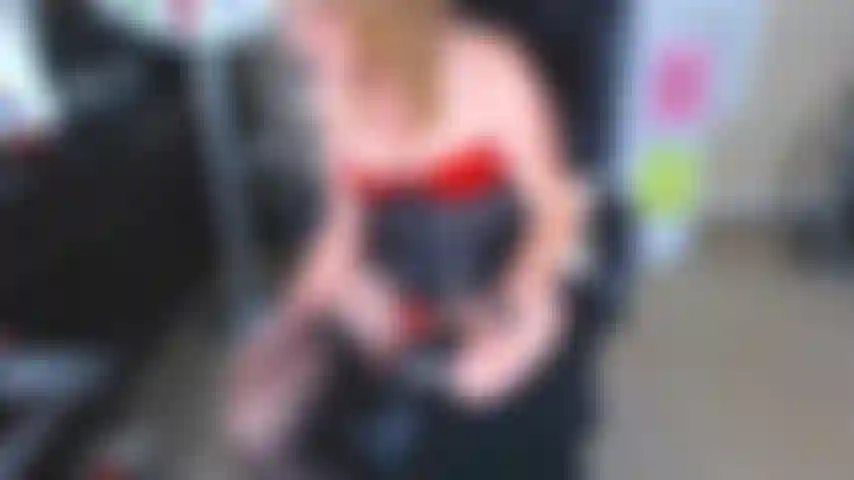 165. Joi con stivali alti fino alla coscia.