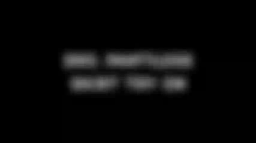 280. Prova la gonna senza mutandine.