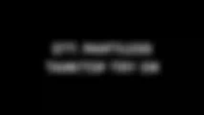 277. Prova la canotta senza mutandine.