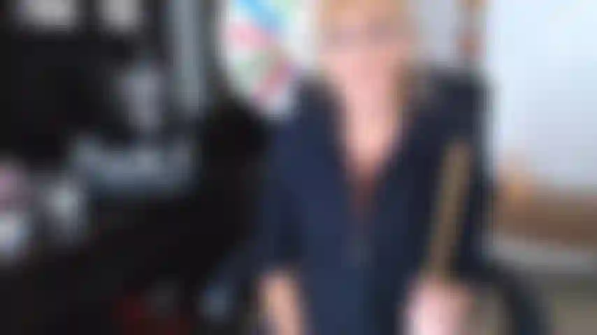 129. Il maestro ti fa scopare per passare.