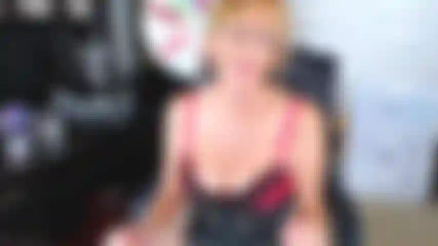 169. Il piccolo cazzo viene troppo velocemente.