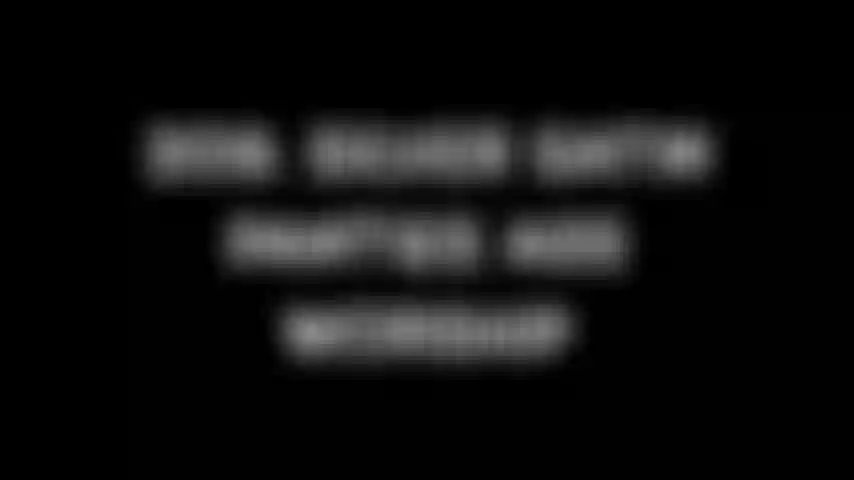 209 Mutandine di raso argento adorano il culo.