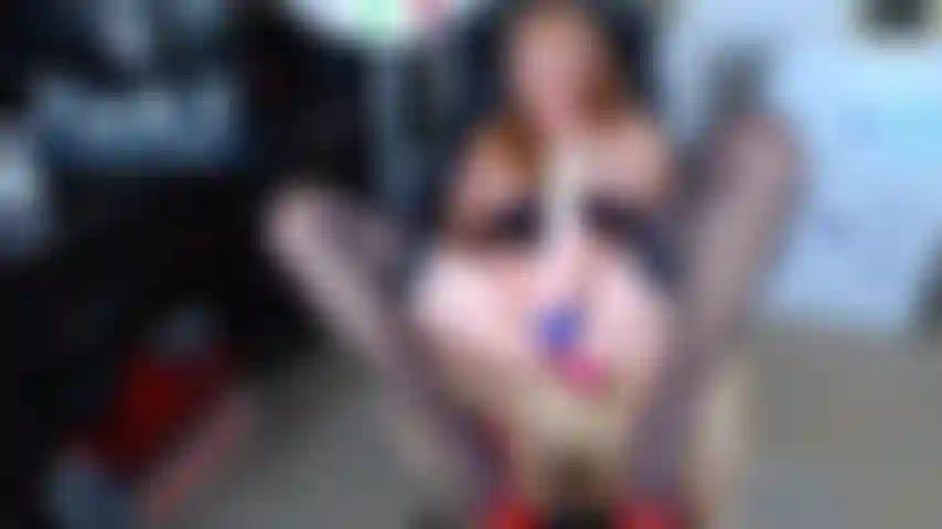 134. Hitachi, calze, tacchi, che ti fanno impazzire.