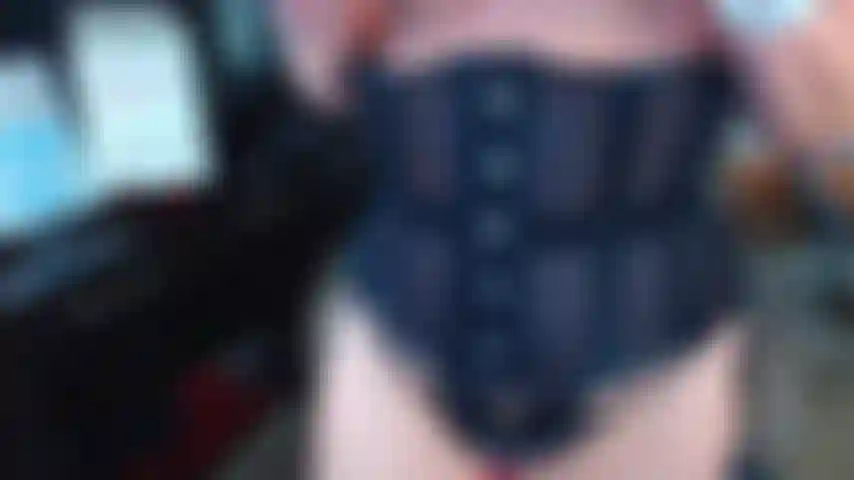 63. Gioco con le dita e chiacchiere sporche, piedi e orgasmo.