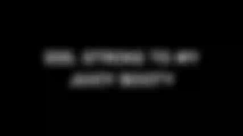 225. Accarezza il mio succoso bottino.