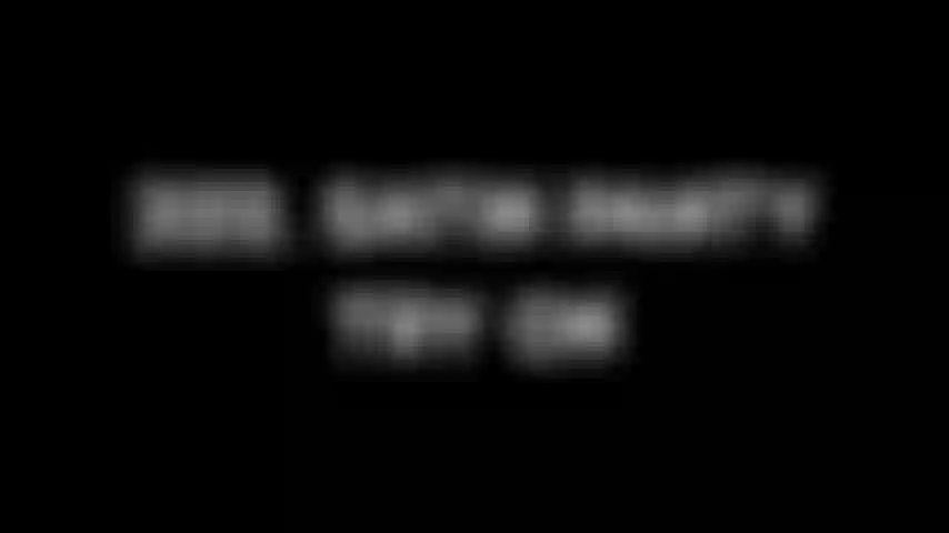 322. Provo le mutandine di raso.