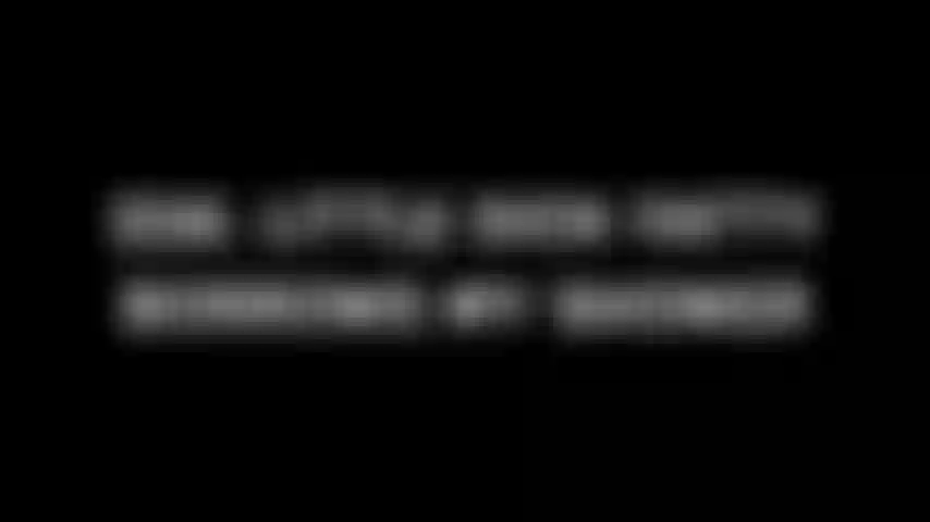 236. Il piccolo cazzo grasso prende in prestito la doccia.