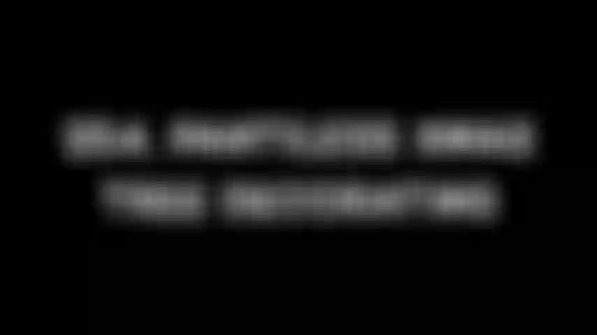 254. Che decora l'albero di natale senza mutandine.