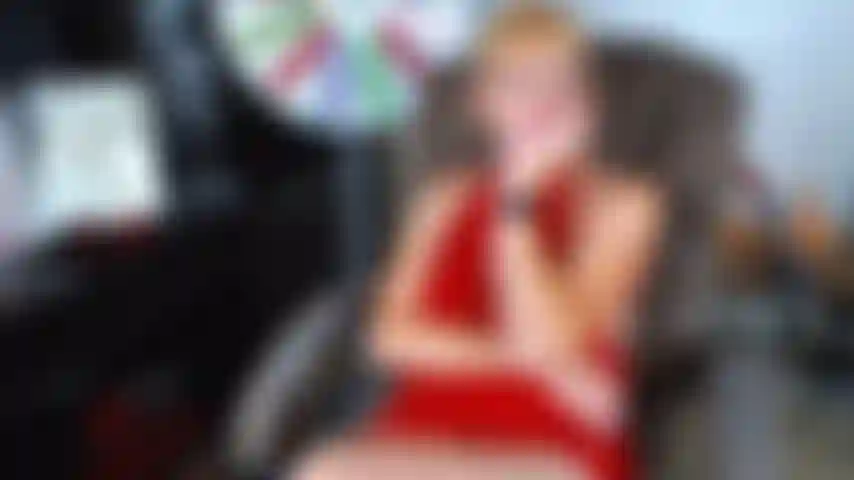 110. Dai alla zia quel cazzo e sborra (anche la bambola che cavalca).