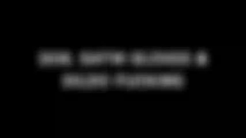 306. Guanti di raso e dildo che scopano.