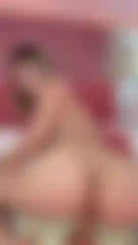 Amo cavalcare il tuo cazzo tutto il giorno.