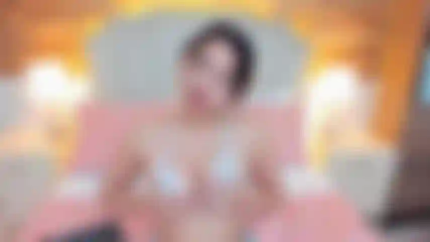 Monta il mio dildo come se fosse il tuo cazzo, è eccitante.